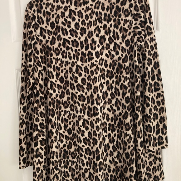 Vince Camuto Animal Print Lightweight Sweater Size S - Picture 2 of 7
